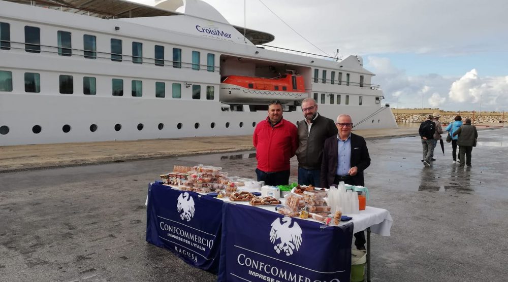 Accoglienza al porto di Pozzallo 3