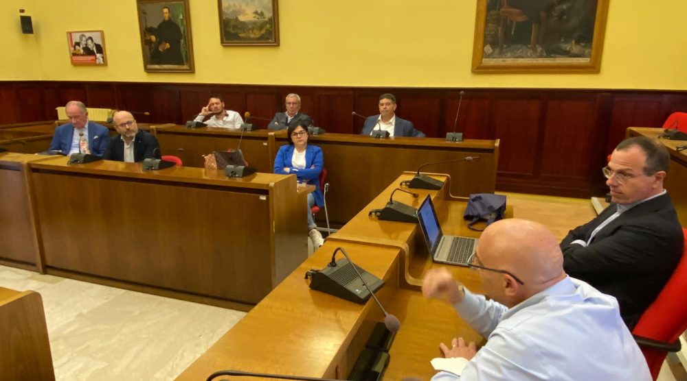 L'incontro tenutosi nell'aula consiliare del Comune di Comiso